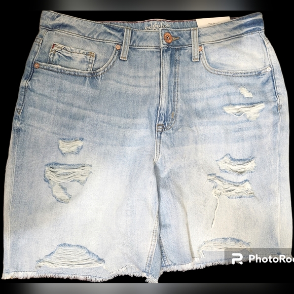 Maurices Pants - Maurice's Size 14 Bermuda Light Wash Shorts NWT